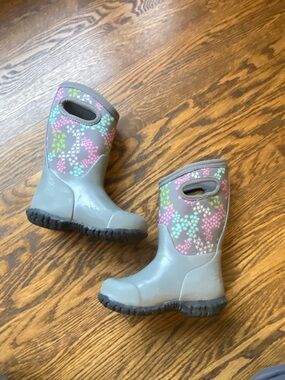Bogs Kids' Classic Waterproof Insulated Boots in toddler 10 star print